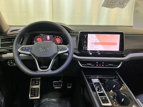 New 2026 Volkswagen Atlas Peak Edition AWD/4WD image 18