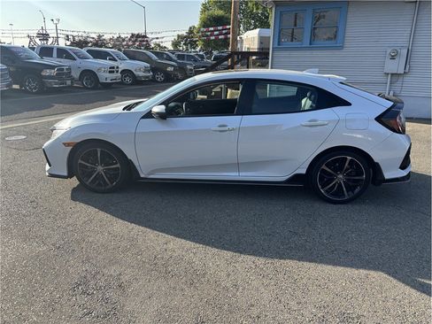 Used 2020 Honda Civic Sport Touring image 4