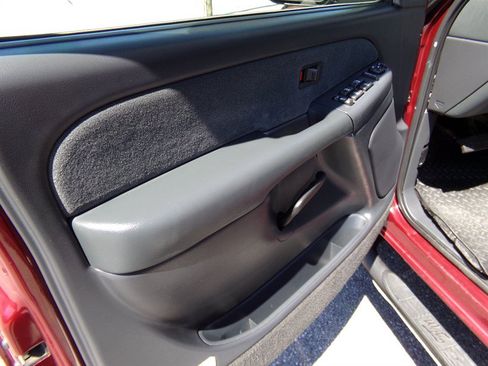 Used 2002 Chevrolet Silverado 2500 LS AWD/4WD image 38