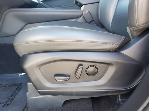 Used 2025 Ford Explorer Active w/ Active Comfort Package image 12