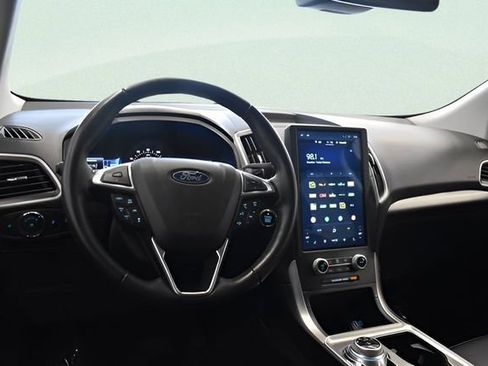 Used 2024 Ford Edge SEL AWD/4WD image 23