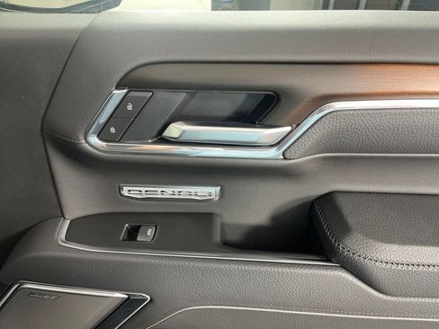 Certified 2025 GMC Sierra 1500 Denali w/ Denali Reserve Package AWD/4WD image 19