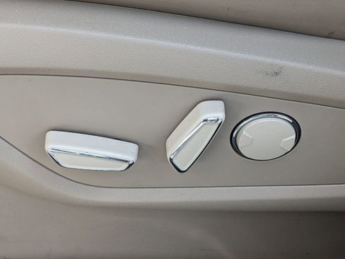 Certified 2023 Lincoln Nautilus Reserve w/ Equipment Group 202A image 22