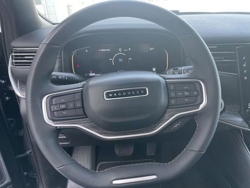 Used 2024 Jeep Wagoneer L Series II w/ Premium Group I image 14