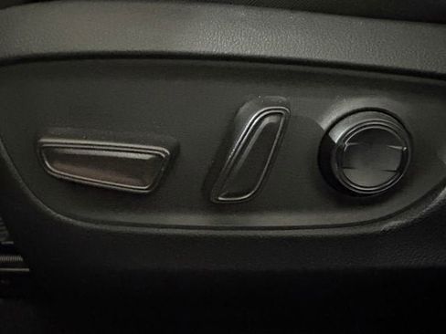 Used 2021 Toyota RAV4 XLE w/ Convenience Package image 9