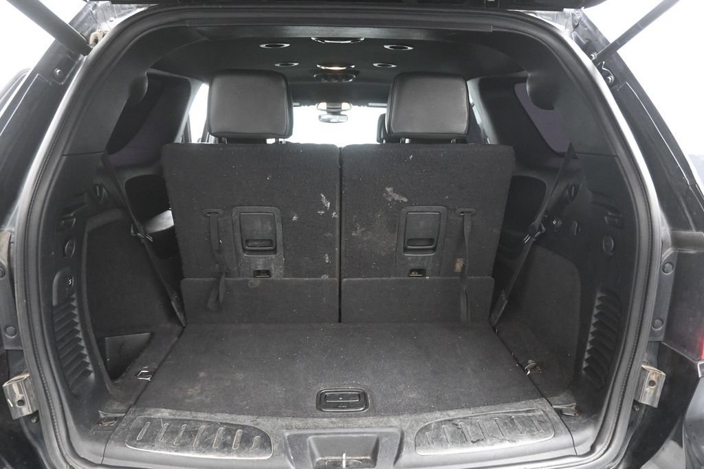 Used 2019 Dodge Durango R/T w/ Blacktop Package RWD image 2
