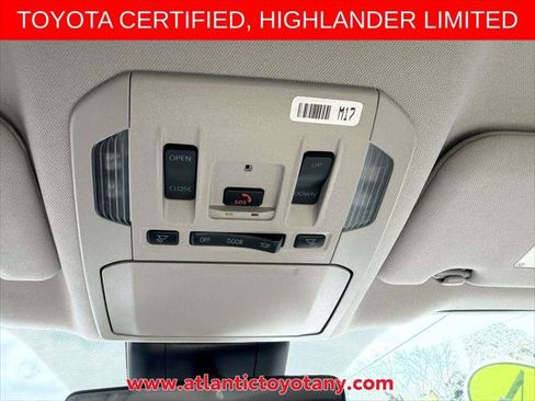 Certified 2024 Toyota Highlander Limited AWD/4WD image 34