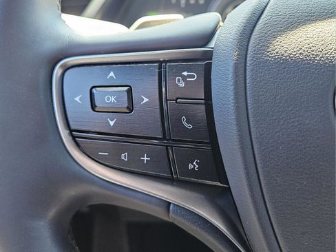 Certified 2022 Lexus ES 300h w/ Premium Package FWD image 16