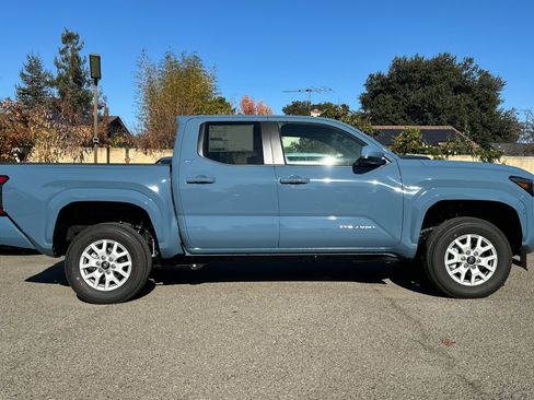 New 2026 Toyota Tacoma SR5 image 9