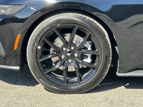 Used 2025 Ford Mustang Coupe image 25