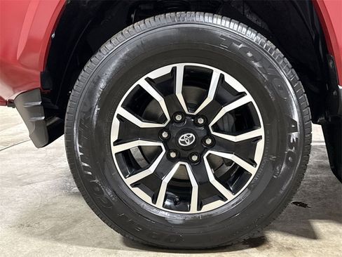 Used 2022 Toyota Tacoma TRD Sport image 26