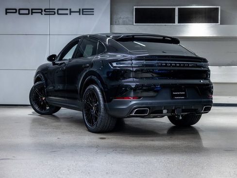 Certified 2025 Porsche Cayenne Coupe image 3