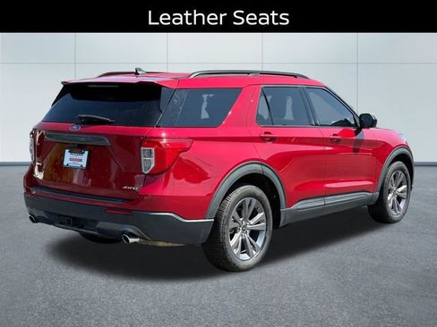 Used 2022 Ford Explorer XLT w/ Equipment Group 202A AWD/4WD image 3