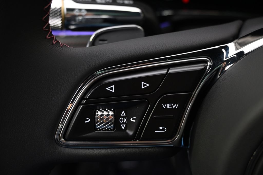 Used 2025 Bentley Flying Spur Plug-In Hybrid AWD/4WD image 36