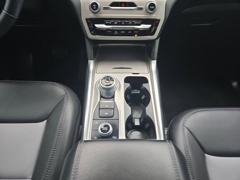 Certified 2024 Ford Explorer XLT w/ Equipment Group 202A image 21