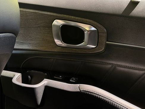 Certified 2023 Kia Sorento SX Prestige AWD/4WD image 50