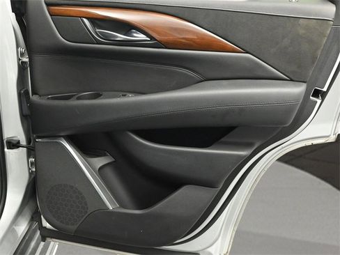 Used 2018 Cadillac Escalade Luxury image 17
