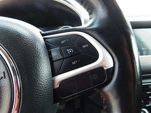 Used 2019 Jeep Compass Latitude w/ Popular Equipment Group AWD/4WD image 27