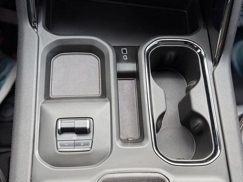 Used 2025 GMC Sierra 2500 AT4 w/ AT4 Premium Plus Package image 23