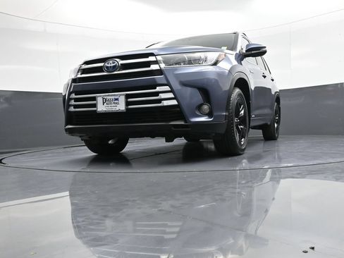 Used 2017 Toyota Highlander Limited Platinum w/ Carpet Mat Package AWD/4WD image 28