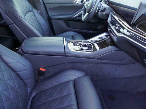 Used 2025 BMW X6 xDrive40i image 12