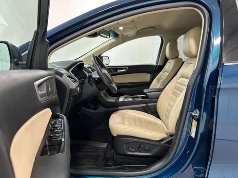 Used 2020 Ford Edge SEL w/ Convenience Package AWD/4WD image 4