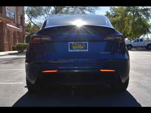 Used 2023 Tesla Model Y Performance image 9