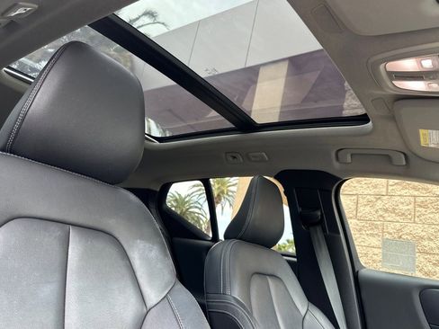 Used 2024 Volvo XC40 B5 Core image 18