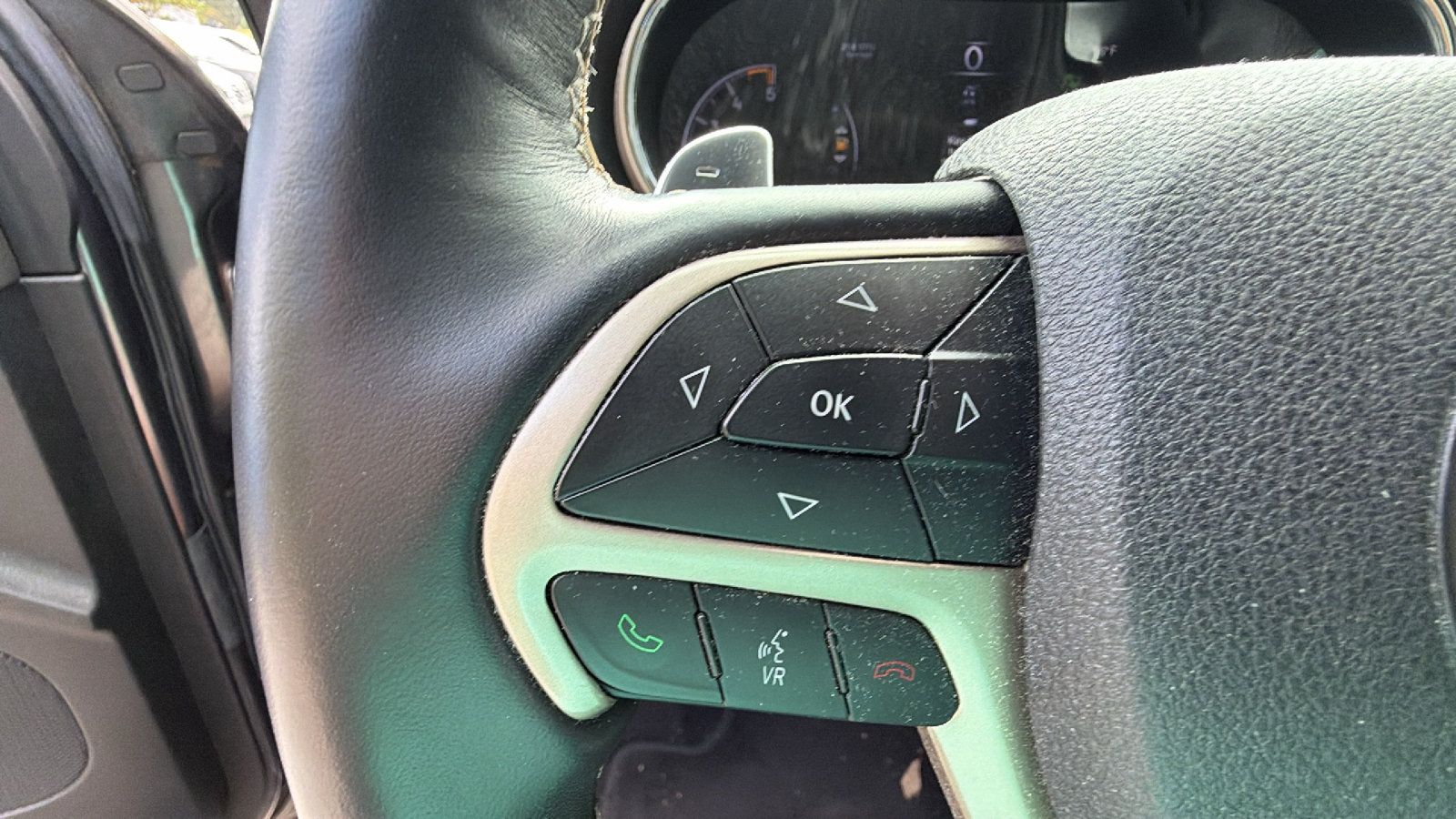 Used 2014 Jeep Grand Cherokee Overland w/ Advanced Technology Group RWD image 28
