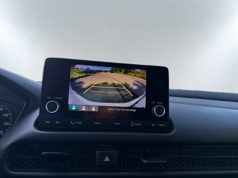 Used 2024 Honda HR-V LX image 15