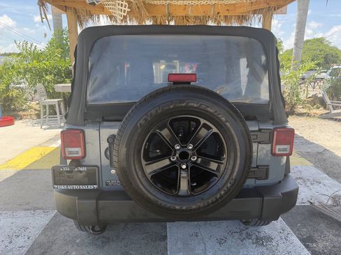 Used 2015 Jeep Wrangler Sport AWD/4WD image 6
