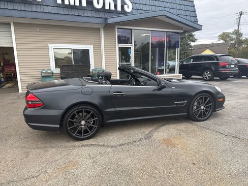 Used 2011 Mercedes-Benz SL 550 image 4