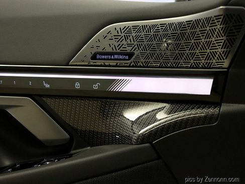 Used 2026 BMW 550e xDrive image 25