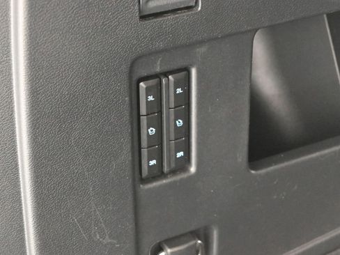 Used 2023 Ford Expedition XLT image 30