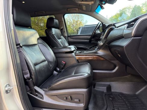 Used 2015 Chevrolet Suburban LT AWD/4WD image 14