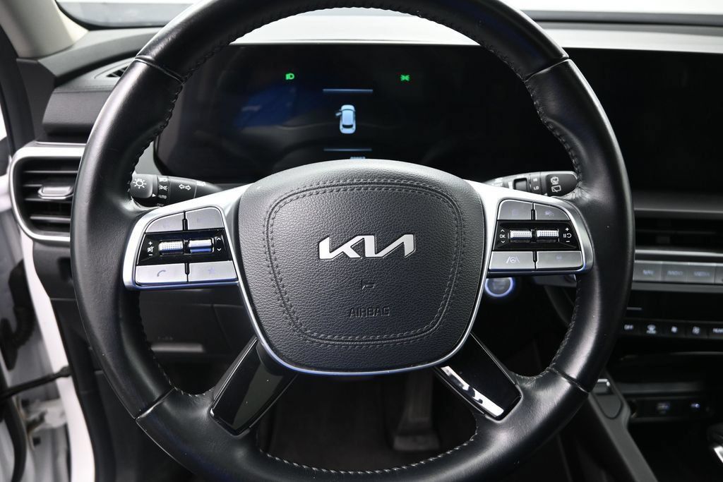 Used 2025 Kia Telluride S AWD/4WD image 16