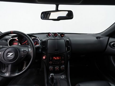 Used 2020 Nissan 370Z Coupe RWD image 16