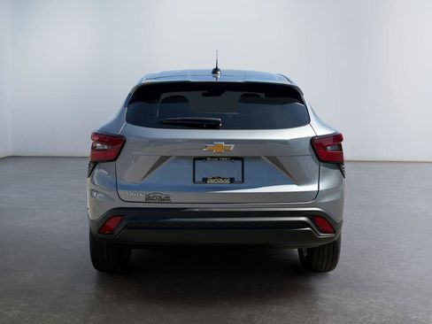 New 2026 Chevrolet Trax LS image 4