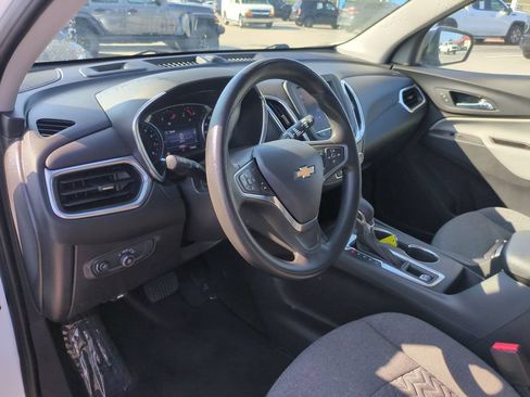 Used 2024 Chevrolet Equinox LT FWD image 16