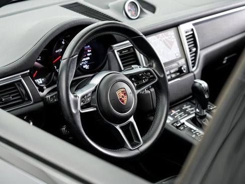 Used 2017 Porsche Macan GTS image 9
