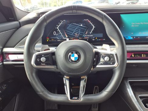 Used 2025 BMW 740i RWD image 12