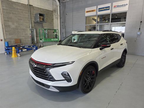 Used 2023 Chevrolet Blazer LT image 11