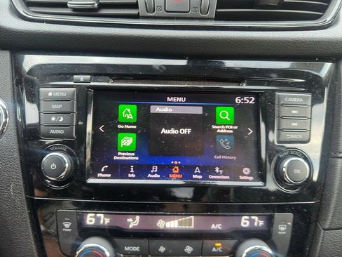 Used 2019 Nissan Rogue SV w/ Premium Package FWD image 11
