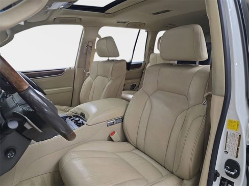 Used 2016 Lexus LX 570 4WD image 18