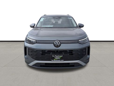 New 2026 Volkswagen Tiguan SE image 2