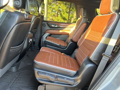 Certified 2023 GMC Yukon Denali Ultimate image 32