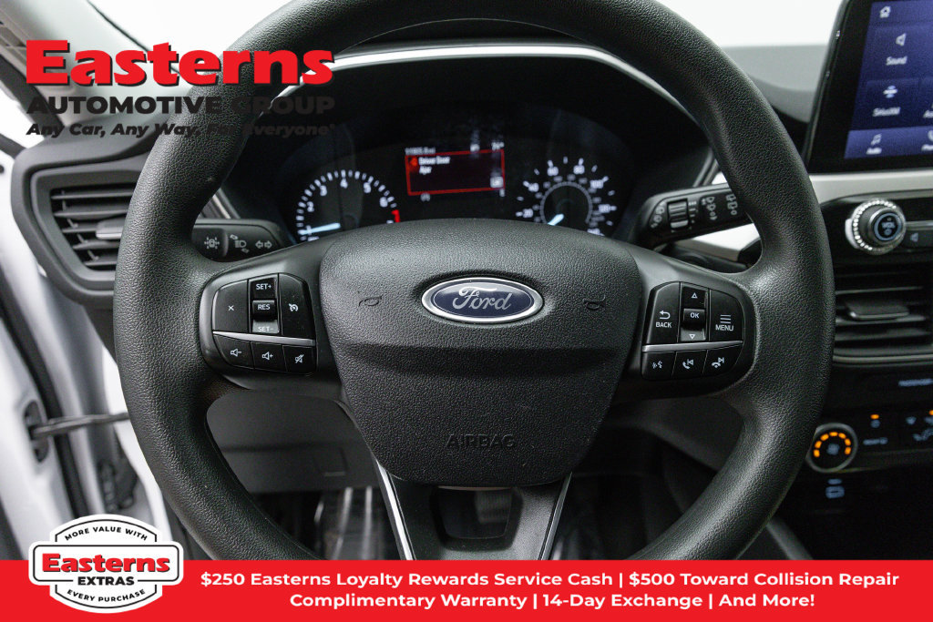 Used 2022 Ford Escape SE FWD image 11