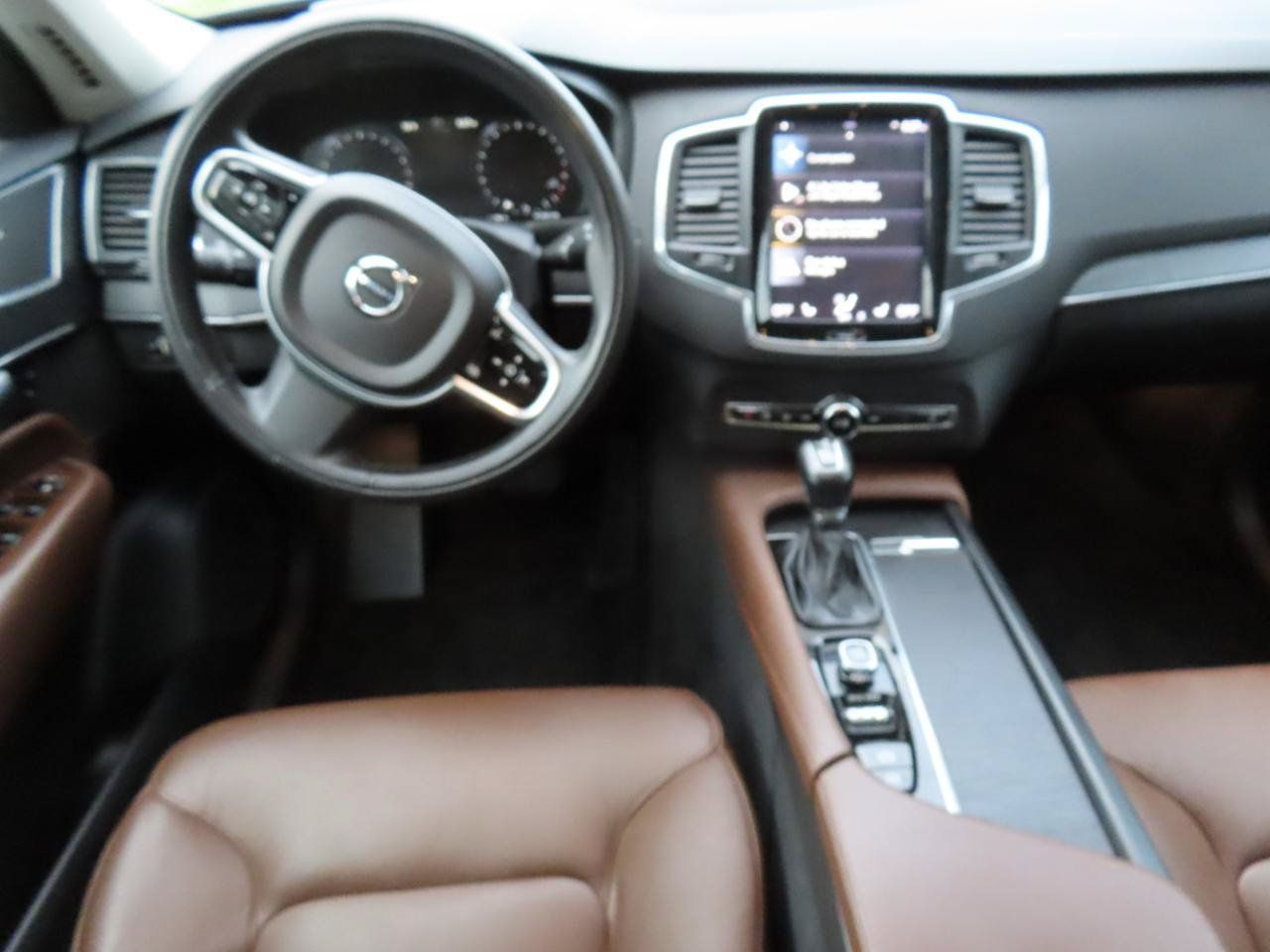 Used 2020 Volvo XC90 T6 Momentum AWD/4WD image 17