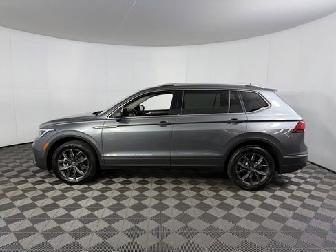 Used 2022 Volkswagen Tiguan SE image 9