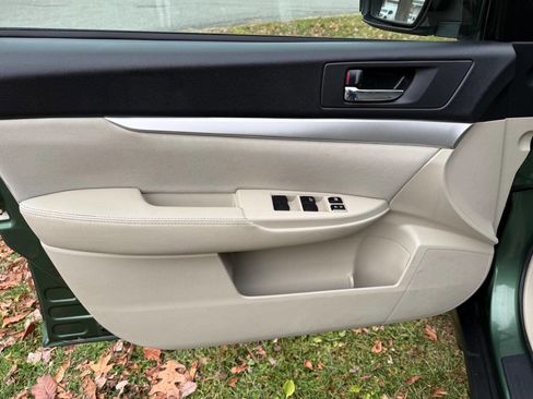 Used 2011 Subaru Outback 2.5i image 8